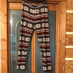 Glacier Canyon sz Med snowflake floral Aztec lined leggings